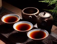 普洱生茶是當(dāng)年的好還是陳年的好？