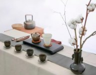 白茶清歡無(wú)別事 我在等風(fēng)也等你全詩(shī)是什么？