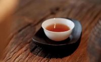茶杯放下，是為了承接下一杯香茶。